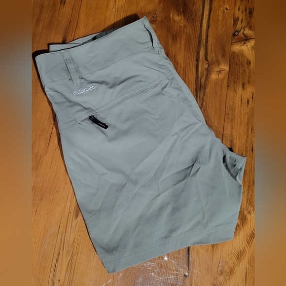 Columbia OMNI-SHIELD Advanced Repellency Shorts 8 - Picture 5 of 5